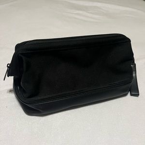 BEIS The Dopp Kit in black